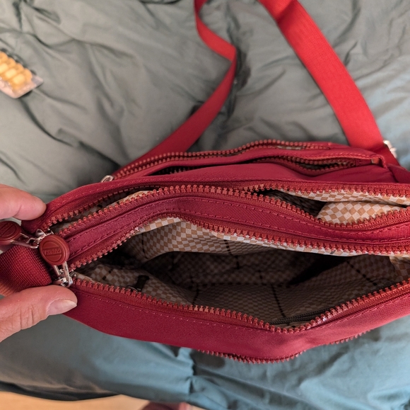 Gudika Crossbody - Picture 4 of 4